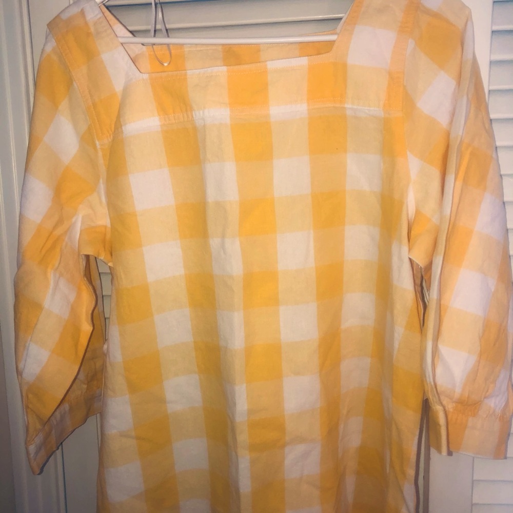 New with tags summer blouse